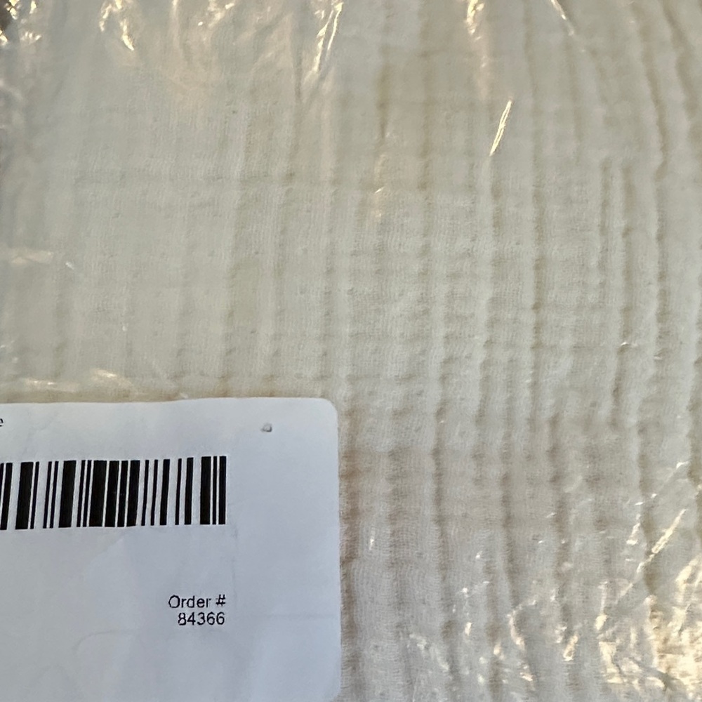 Quince Organic Cotton Gauze Throw Blanket in Natural Undyed 50”x60” - Picture 4 of 4